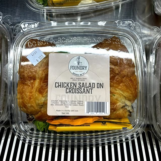 Chicken salad croissant Albion